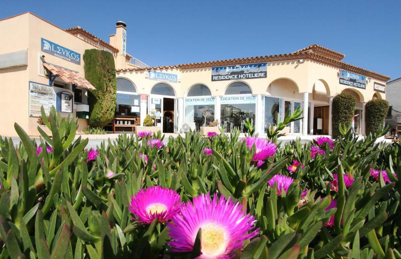 לאוקאט Hotel Le Leukos מראה חיצוני תמונה